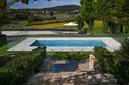 Summertown Villa | Adelaide Hills luxe-cottage with spectacular vineyard views
