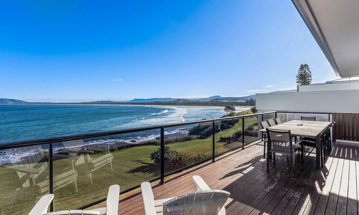 Gerroa House | Amaroo - Uninterrupted 180 degree water views