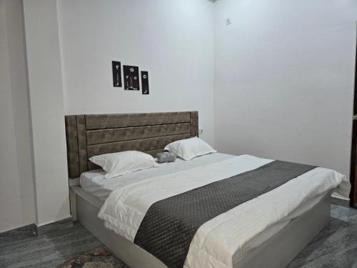 Gorakhpur House | Arctic Inn