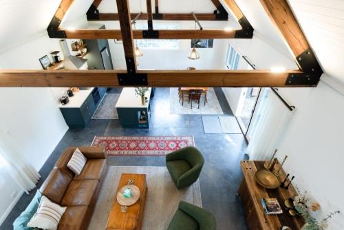 Evandale Apartment | Blackwood Tree Barn Conversion with Parking & Wifi