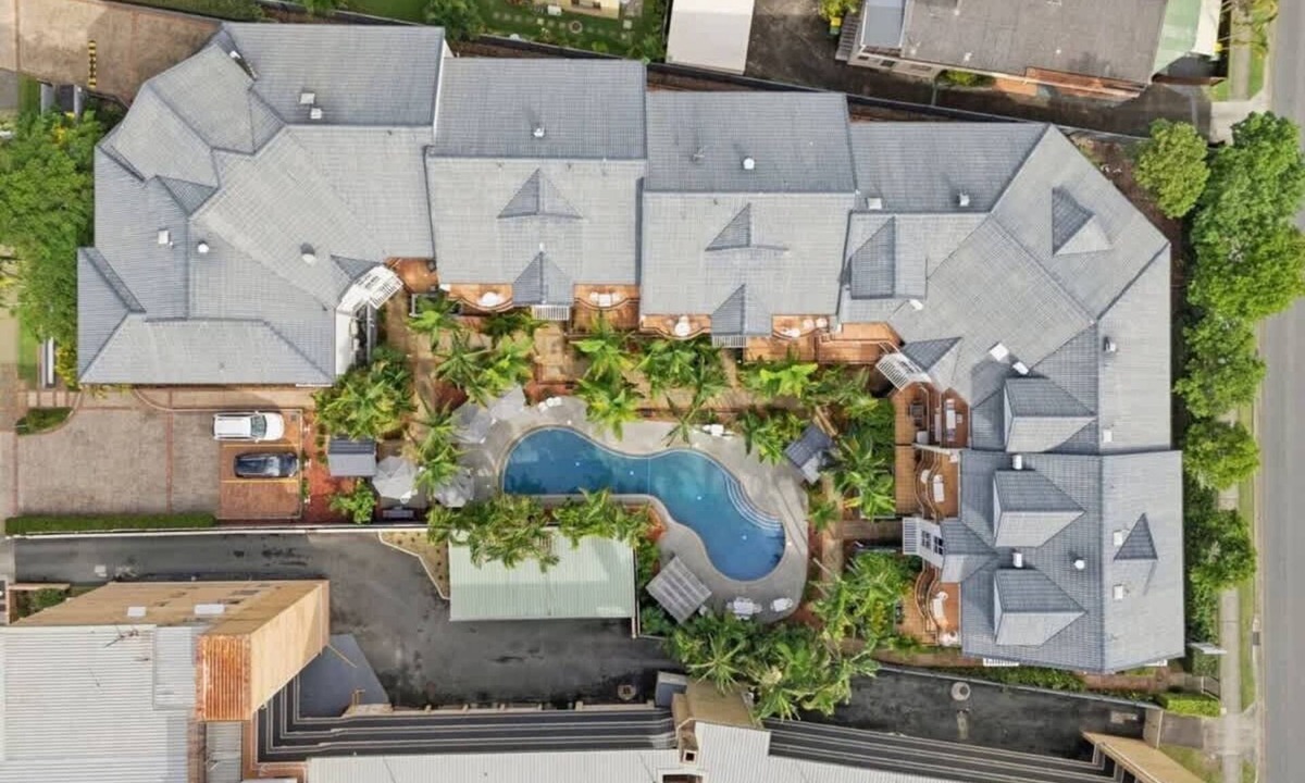 Labrador Apartment | Broadwater Waterfront Balcony near Sea World