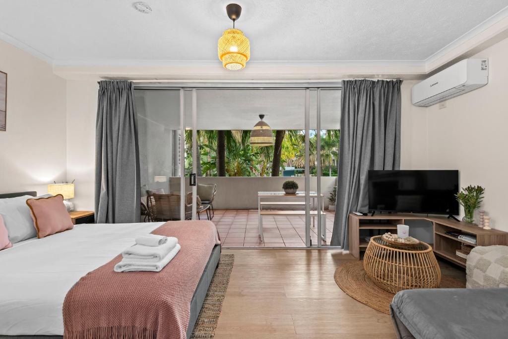 Fortitude Valley Apartment | Cozy studio with balcony & resort-style amenities