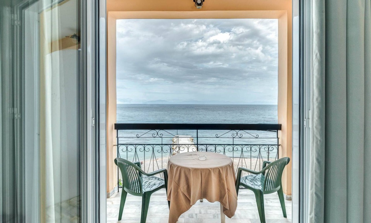 Benitses Hotel | Eros Hotel