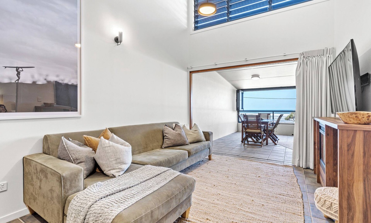 North Creek Apartment | Fully equipped for beach life & comes well-appointed w/a light airy open design