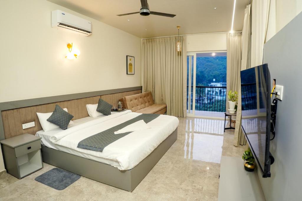 Chithirapuram Hotel | Gems Munnar