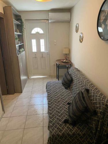 Argyroupoli Apartment | George's Apartment