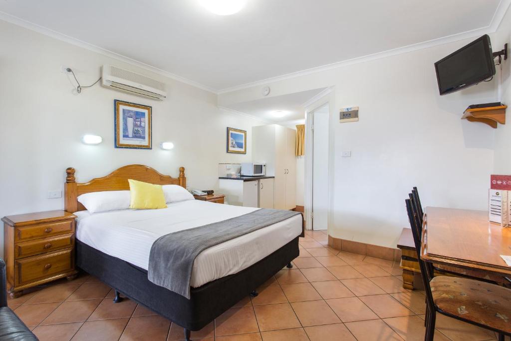 Norman Gardens Hotel | Glenmore Tavern