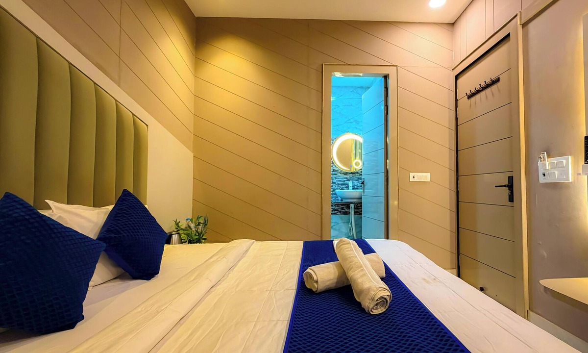 Mathura Hotel | Guruvayur Dham
