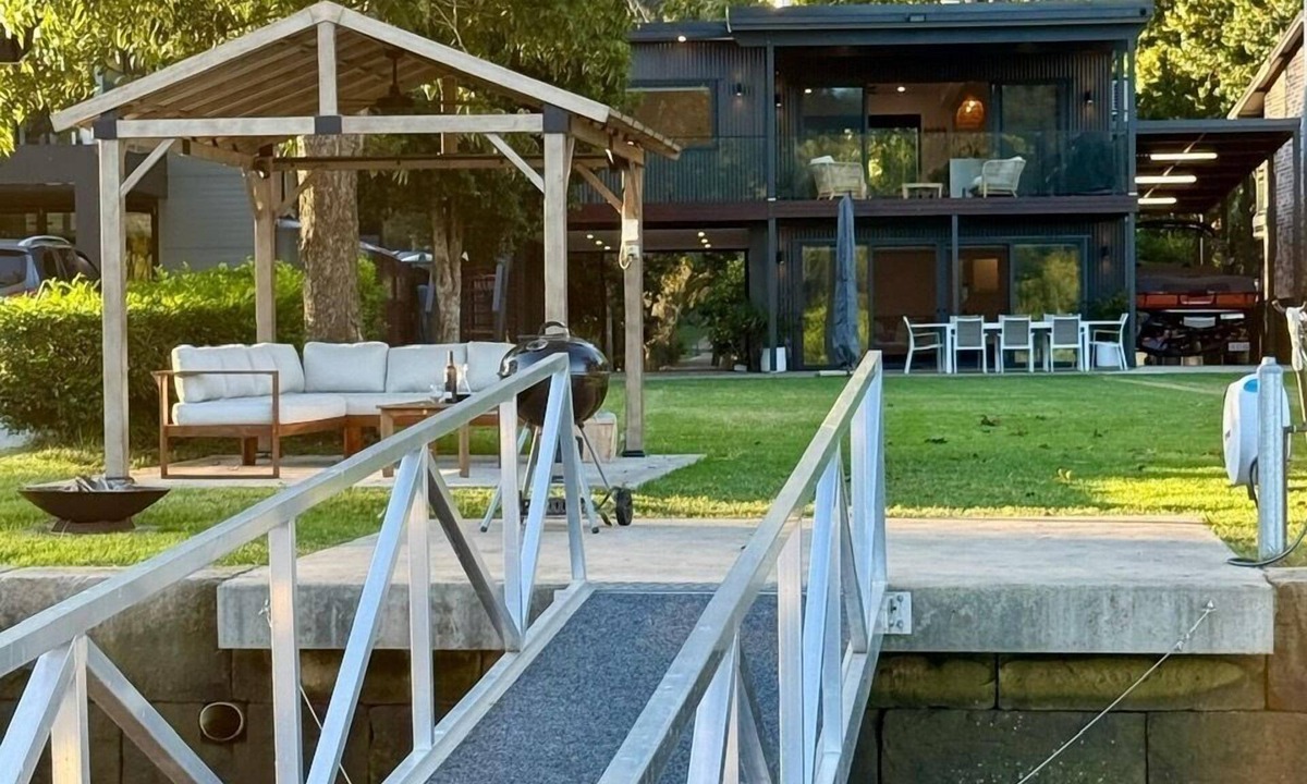 Lower Macdonald House | Luxury Riverfront Retreat with Private Boat Ramp - Sleeps 10