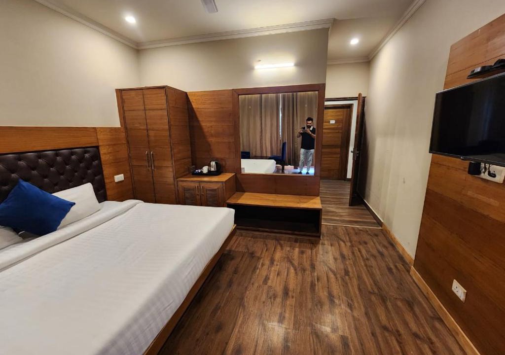 Aleo Hotel | Motel Radhe