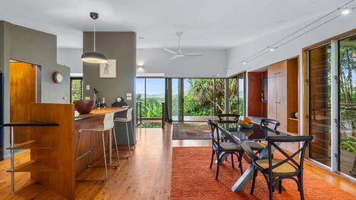 Smithfield House | Mountain Breeze Retreat