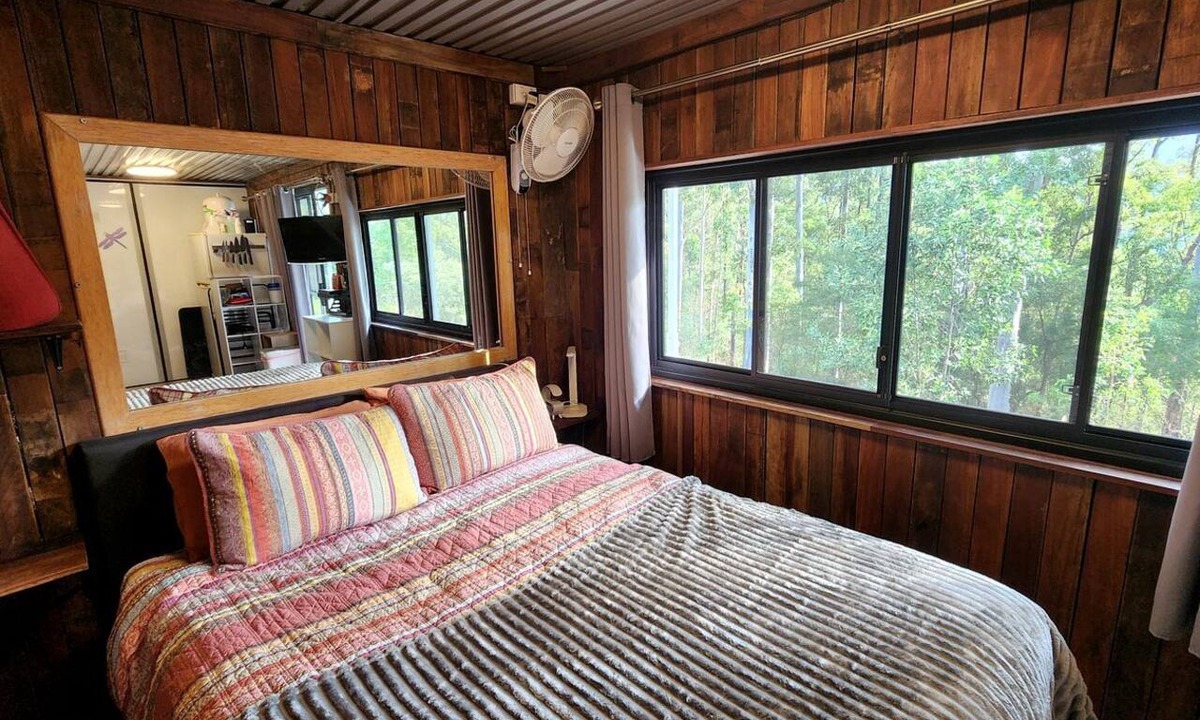 Austinville Cabin | Off-Grid Equipped Container with Outdoor Pool and Amazing Views in Queensland