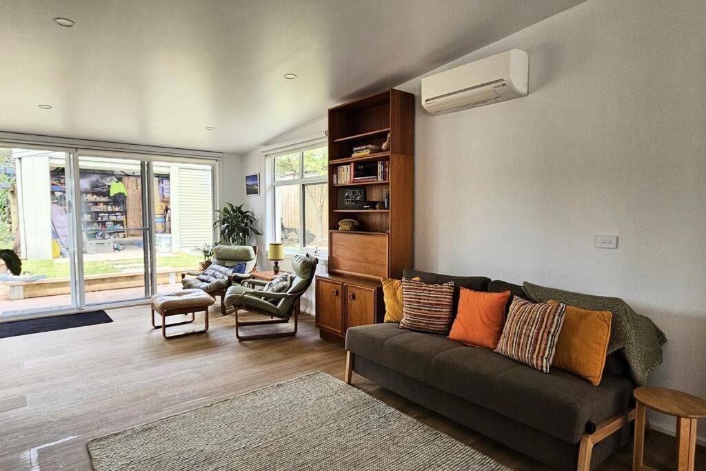 Anglesea House | Saltbush - Ideally located and modernised MCM Beach House