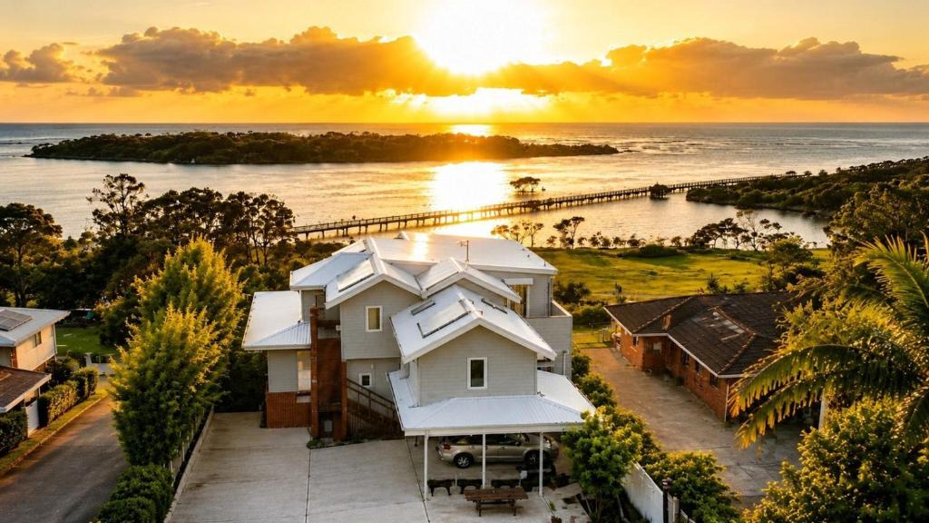 Urunga House | Sapphire Magic.