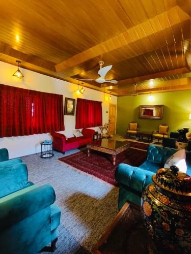 Gilgit House | Serene