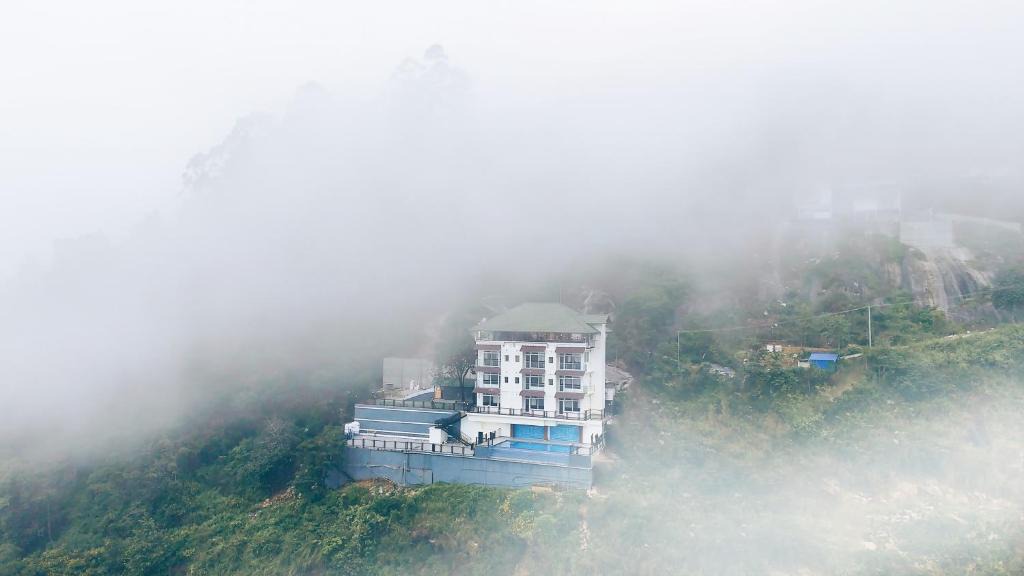 Pallivasal Hotel | Silver cascade