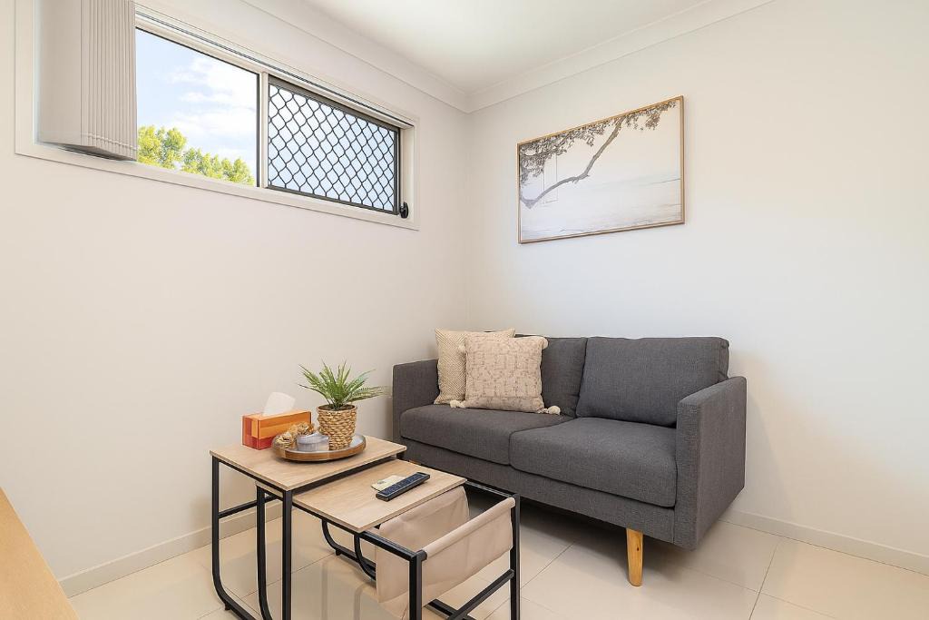 Rocklea Apartment | Smart Suites Self Check-in Apartments - W Freney