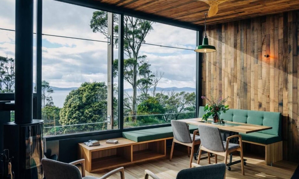Glamorgan-spring Bay Council Hotel | Spring Bay Eco Resort