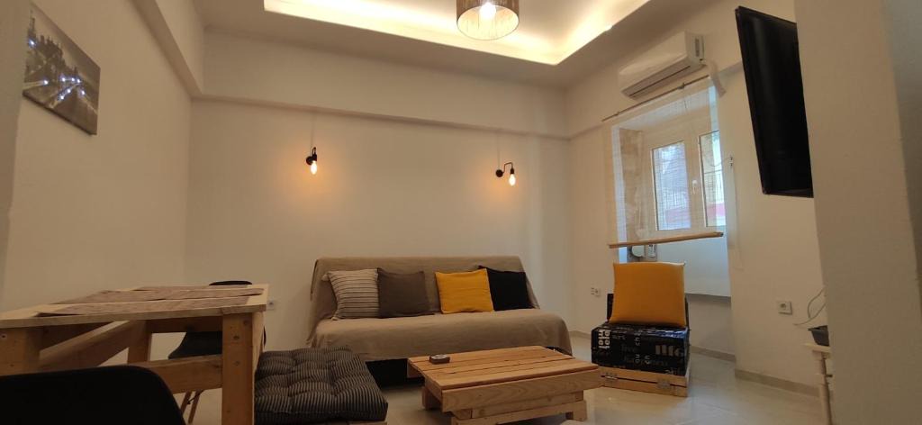Khalkis Apartment | Stone apartment