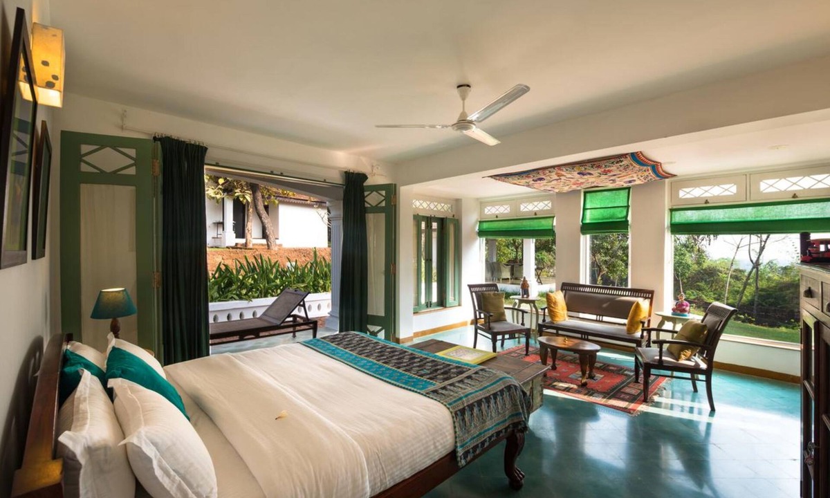 Ella Hotel | The Postcard Velha