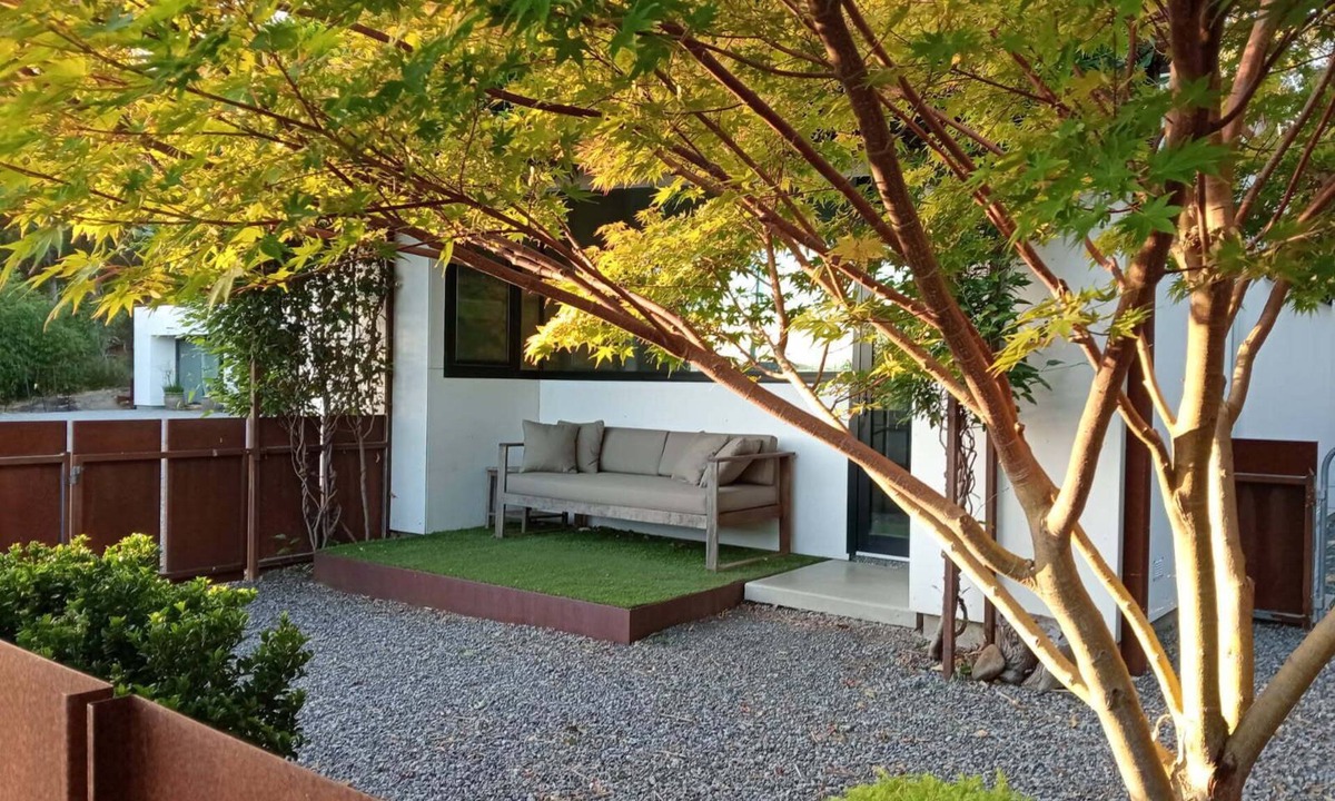Deviot Apartment | The Vines Studio - work trip or solo retreat in the Tamar Valley Wine Trail.