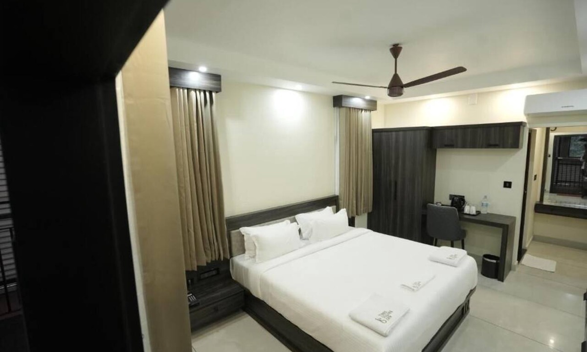 Erattupetta Hotel | Time Square Inn