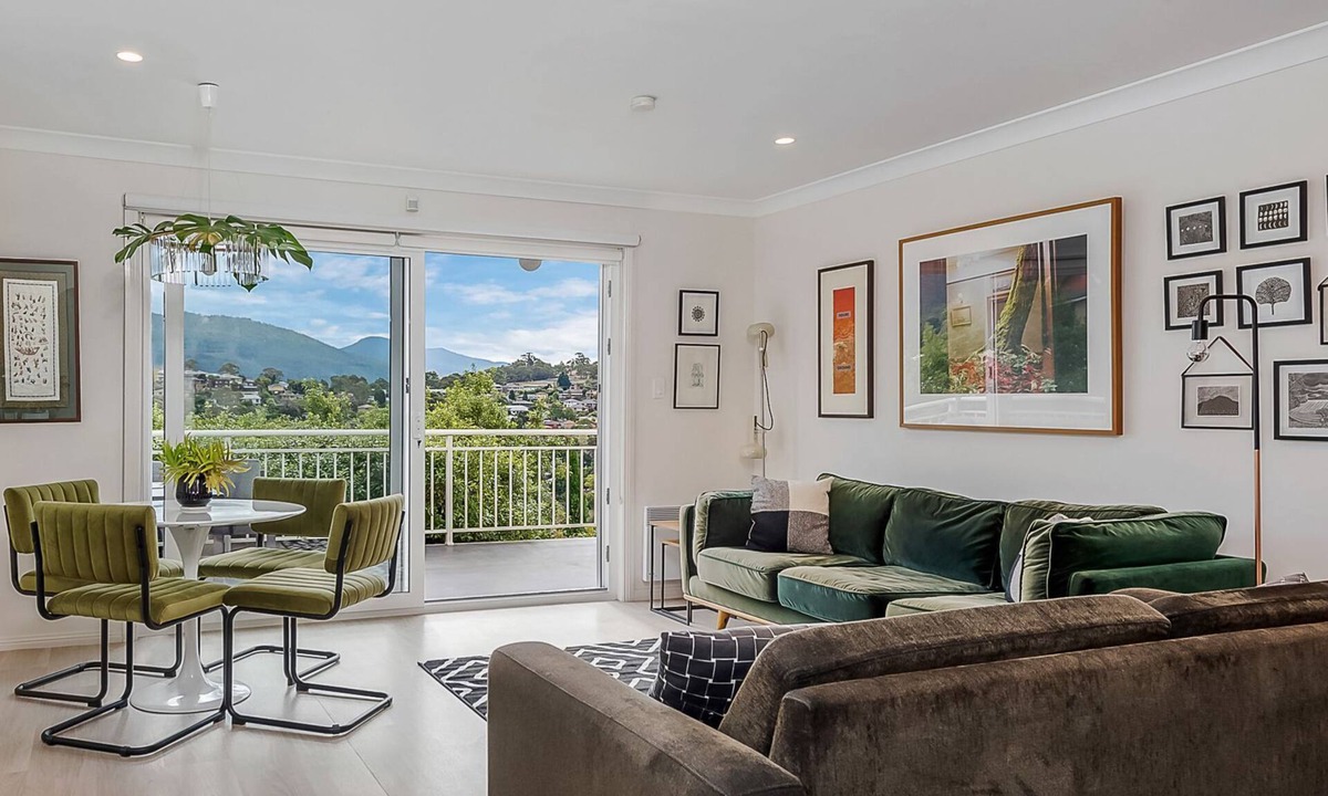Lenah Valley House | Tranquility Base: stunning mountain & valley views