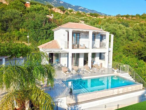 Mousata Villa | Villa Effi Lourdata