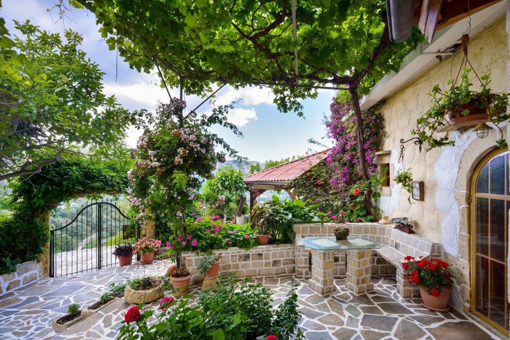 Mathes Hotel | Villa Kapasa