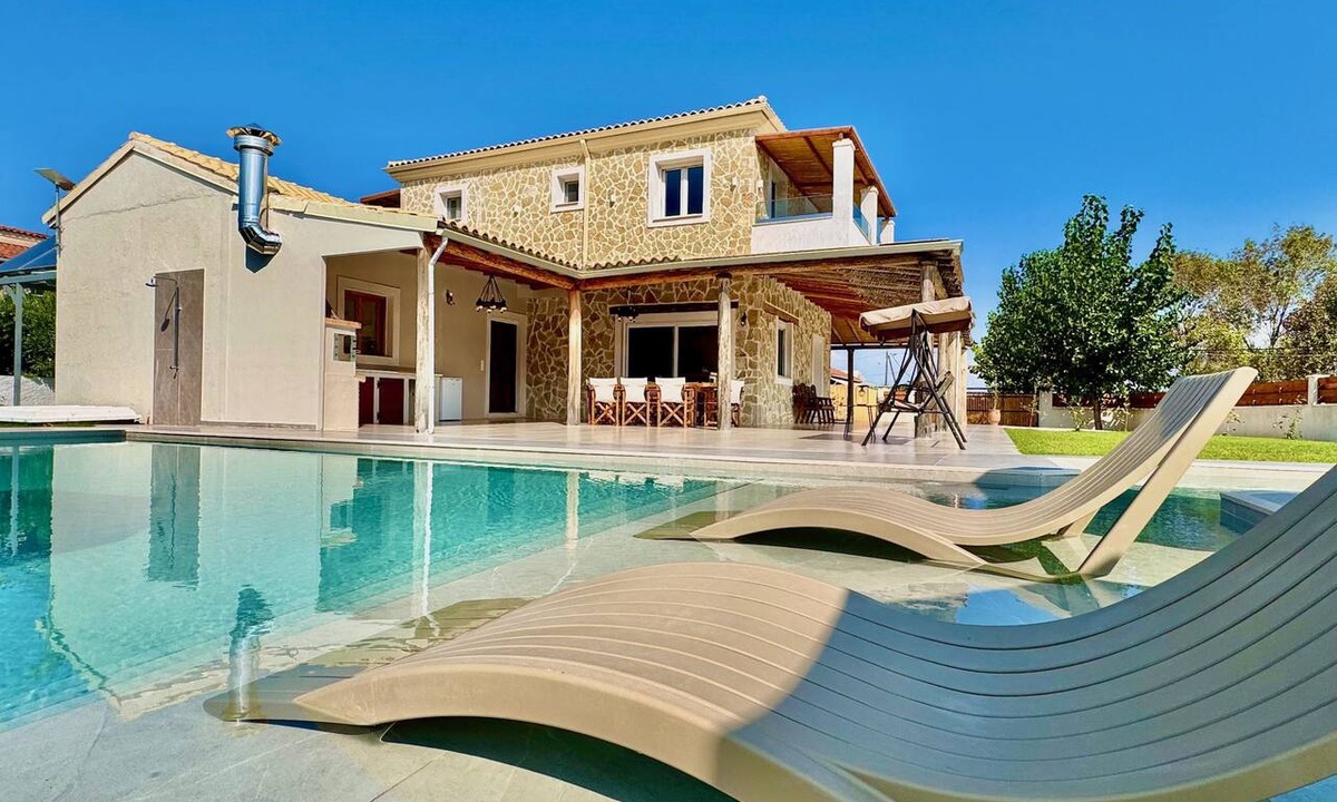 Roda Villa | Villa La Bella Sofia with private pool