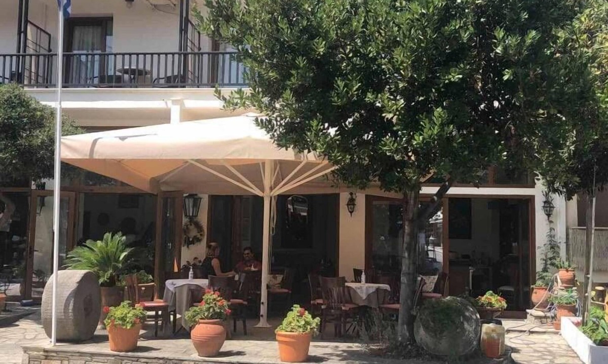 Ouranoupoli Hotel | Xenios Zeus