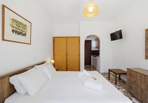 Alexandra Studio 8
