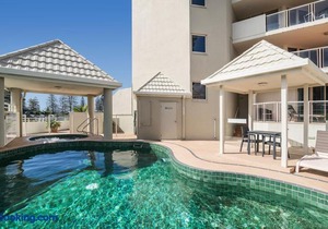 Mooloolaba Beachfront Apartment in Mooloolaba