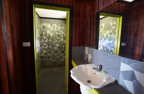 Naviti Island Hostel | White Sandy Beach Eco Lodge