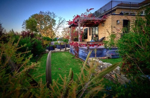 Castlemaine House | ‘52Views’ a private hilltop retreat with panoramic views