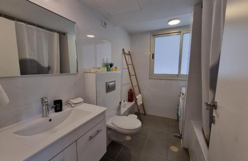 Acre Apartment | 7th Floor