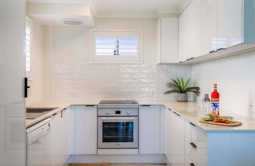North Creek Apartment | Absolute Beachfront Apartment 3B