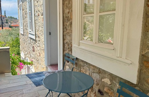 idhra Villa | Alex's traditional summerhouse