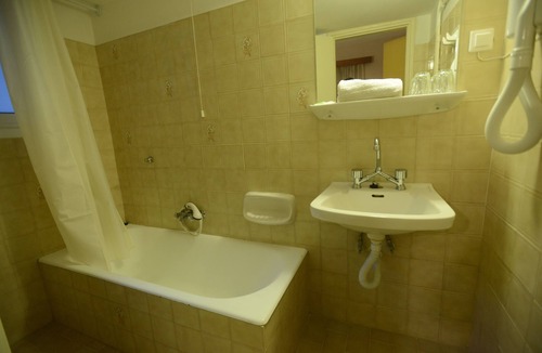 Perama Hotel | Argo Hotel