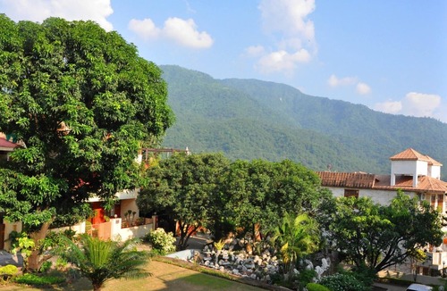 Rishikesh Cottage | Artistically Designed Room near Ganga Vatika