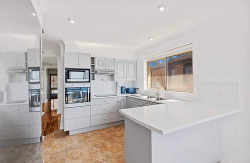 Batehaven Apartment | Beachfront at Batehaven