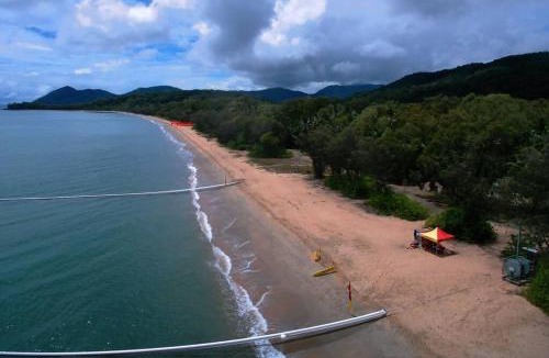 Bramston Beach House | Beachfront - 'Pippies on the Beach' @ Bramston