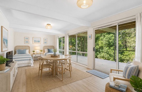 Macmasters Beach Apartment | Beachside Weekender - Cosy, relaxed, 120m from the beach