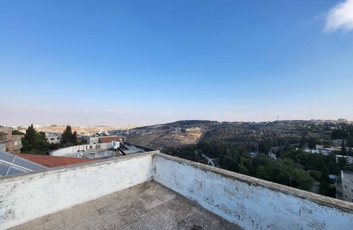 Emek Refaim Apartment | Beautiful views - walk to restaurants, theaters, First Station, & Old City