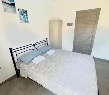 Ipsos House | Bed and Beach
