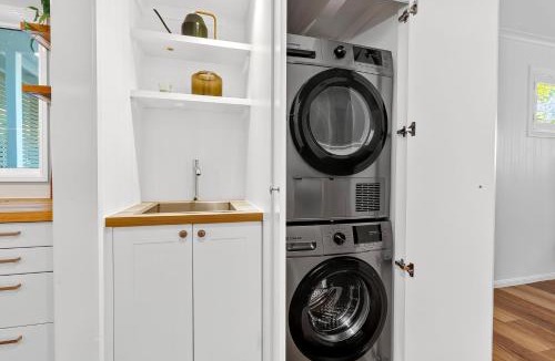 Margate Apartment | BellaVita pet-friendly Oasis in Margate