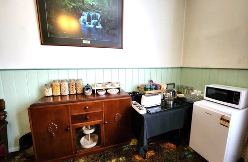 Waratah Hotel | Bischoff Hotel