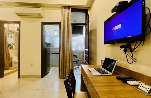 Gurugram Apartment | BluO Studio4 Golf Course Road - Gym, Balcony, Lift