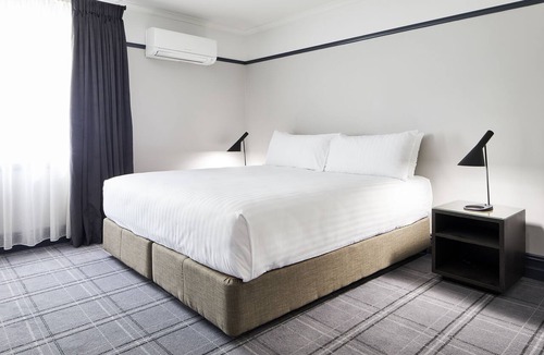 Barton Hotel | Brassey Hotel
