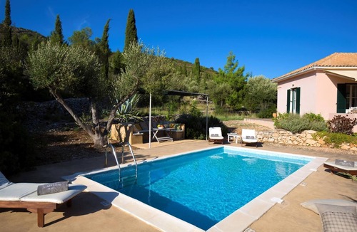 Ithaki Villa | Bright Beachfront Villa close to Vathy and Tavernas with Direct Beach Access